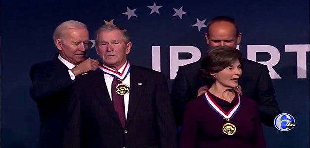 Biden_Bush_Medal_of_Honor