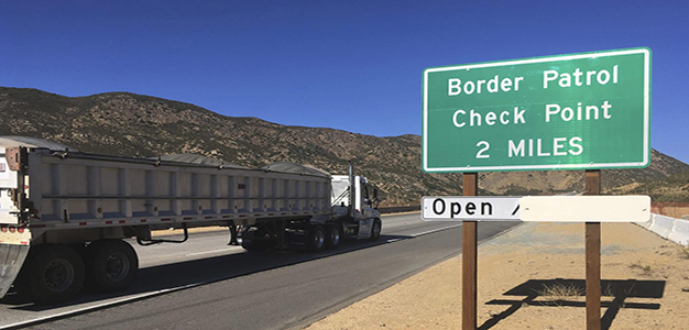 Border_Patrol_Checkpoint_AP_Elliot_Spagat