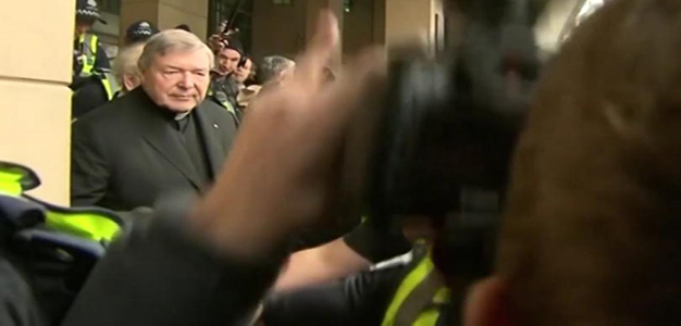 Cardinal_Pell_leaves_court