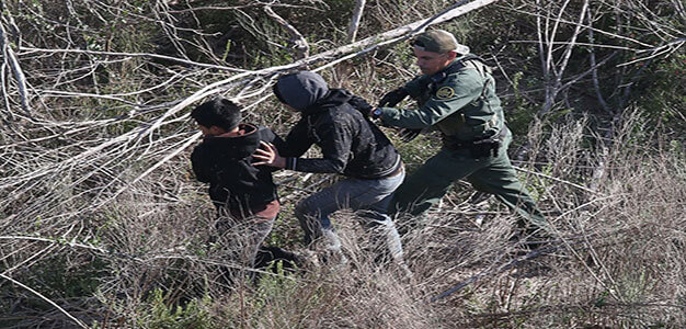 Child_Trafficker_US_Border_GettyImages_John_Moore