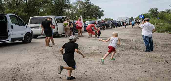 Citizens_Fleeing_Zaporizhzia_Ukraine_NYT_David_Guttenfelder