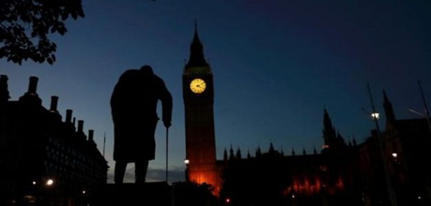 Dawn_Houses of Parliament_Churchill Statue
