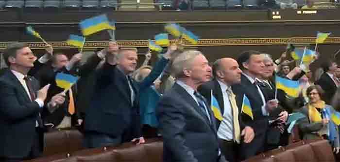Democrats_Republicans_Wave_Ukrainian_Flags