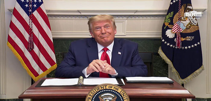 Donald_Trump_Signing_Desk