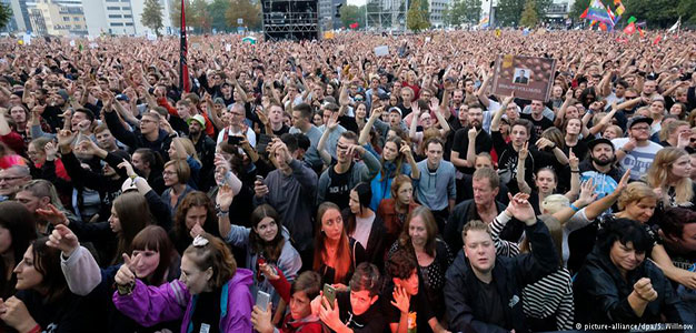 East_Germans_Protest