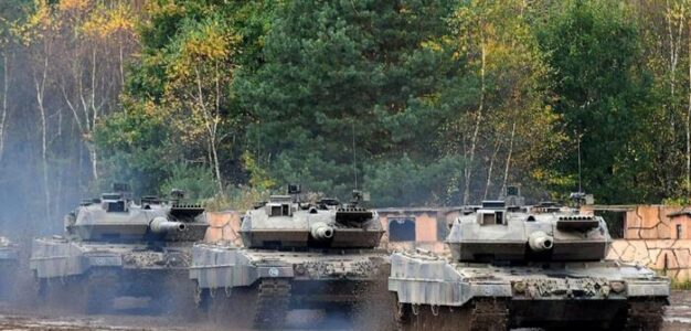 German_Leopard_Tank_US_Bradley_Tanks