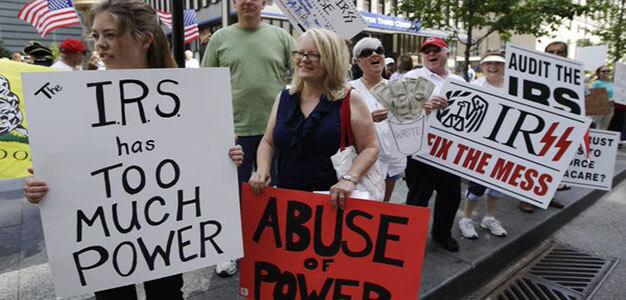 IRS_Tea_Party_Protesters