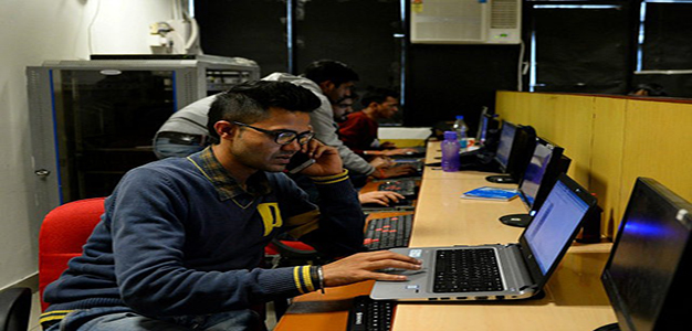 India_Hi-Tech_Workers_GettyImages_Saijad_Hussain