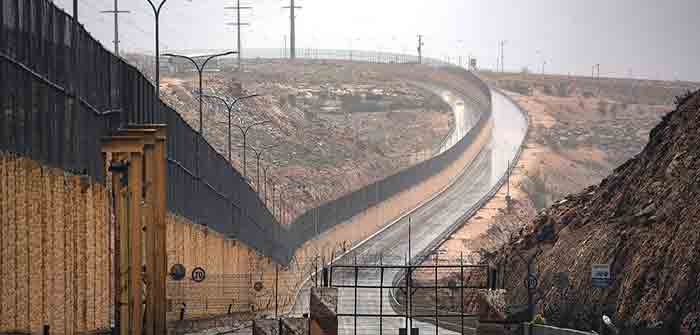 Israel_Palestine_Border_Wall_700