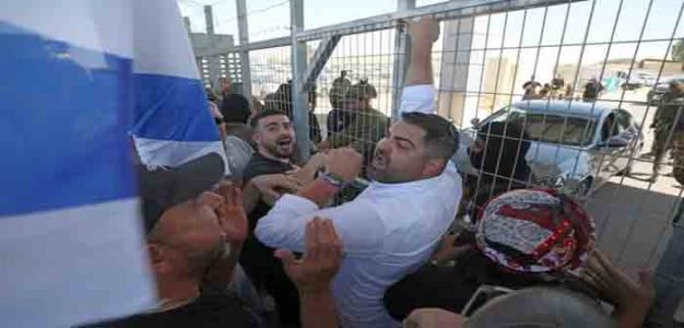 Israeli_Protest_Sde_Teiman_Detention_Center_Haaretz_Eliyahu_Hershikovitz