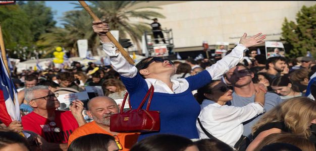 Israelis_Celebrate_Release_of_Hostages_10-13-2025