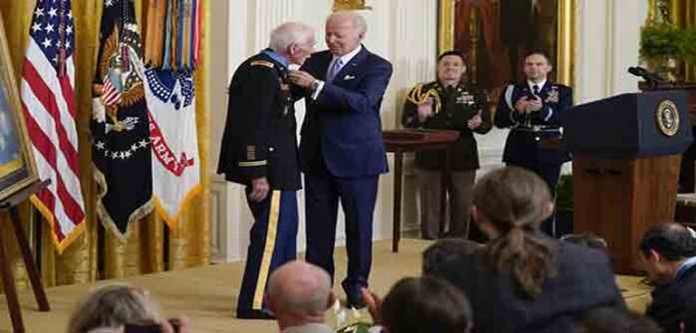 Joe_Biden_Medals_of_Honor_Vietnam_AP_Evan_Vucci