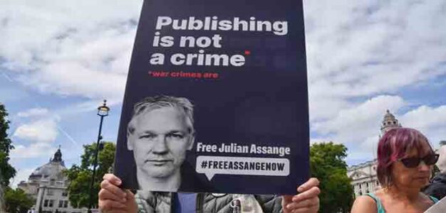 Julian_Assange_Newscom_ZUMAPRESS_Vuk_Valcic