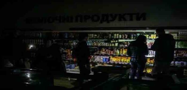 Kiev_Ukraine_Blackout_Grocery_Store