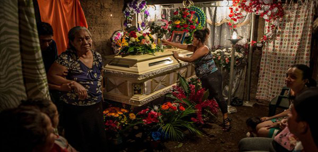 Latin_America_Mexico_Funeral