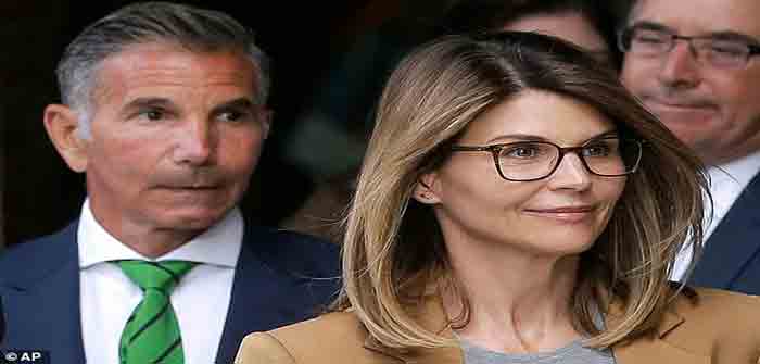 Lori_Loughlin_Mossimo_Giannulli_AP