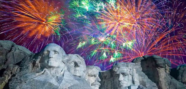 Mt_Rushmore_Fireworks