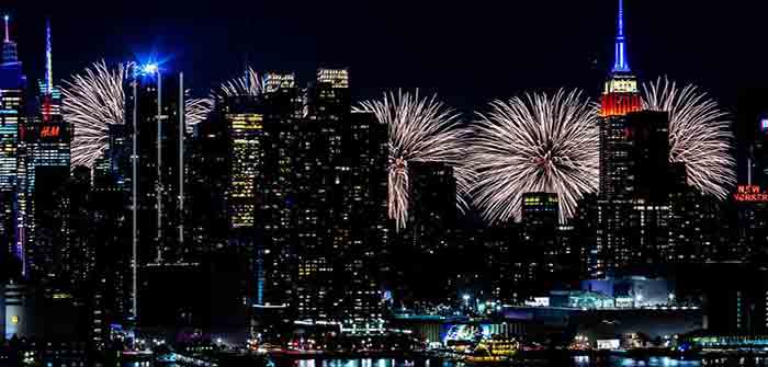 NYC_Fireworks_AP_Julia_Nikhinson