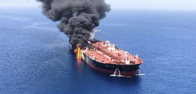 Oil_Tanker_AP_ISNA_626