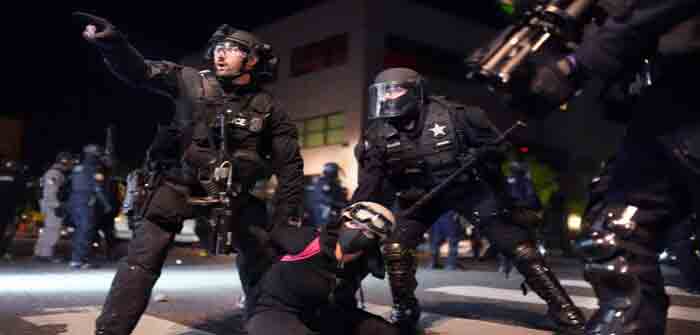 Portland_Police_GettyImages_Nathan_Howard