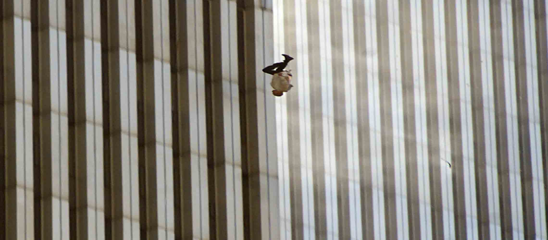 September_11_2001_Man_Leaps_to_His_Death_AP_Richard_Drew