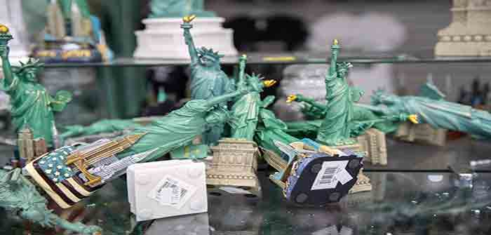 Statues_of_Liberty