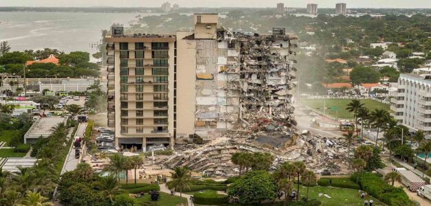 Surfside_Beach_Building_Collapse_Florida_Miami_Herald