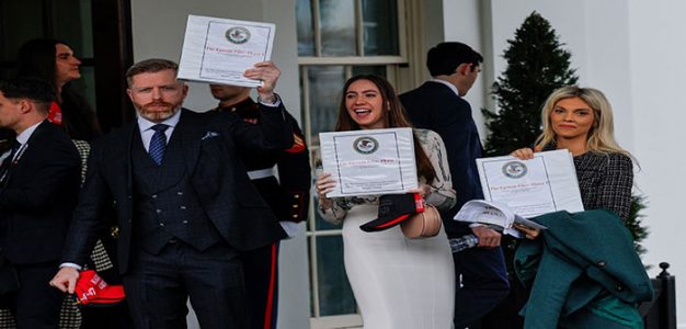 Trump_Influencers_White_House_Ep;stein_Binders
