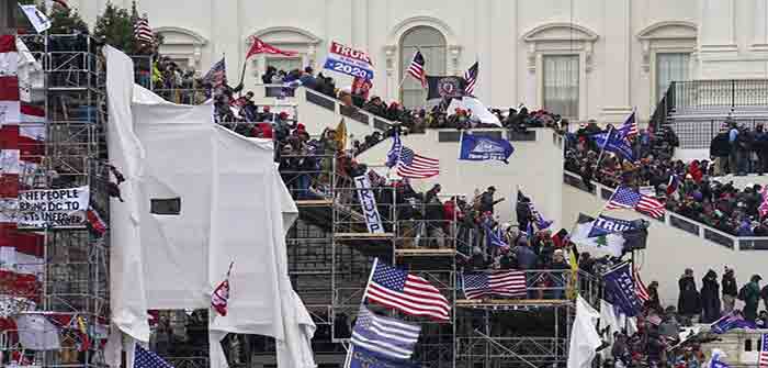 US_Capitol_Siege_AP_John_Minchillo