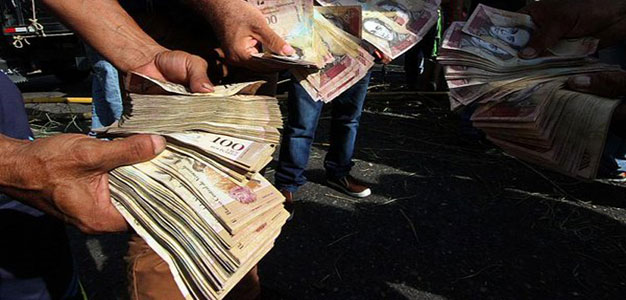 Venezuela_Bolivars_Money