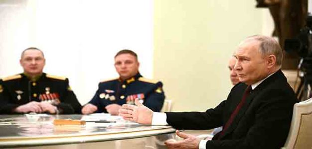 Vladimir_Putin_Military_Officers_Kremlin