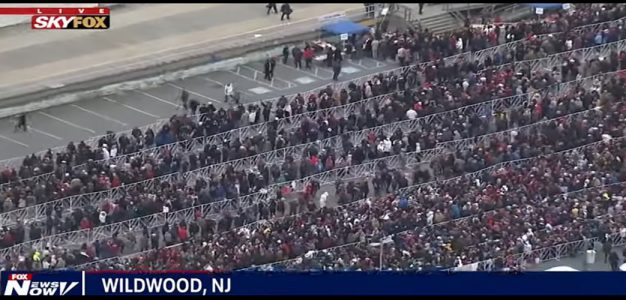 Wildwood_New_Jersey_Trump_Crowd