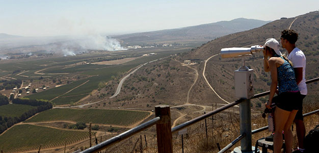 la-fg-syria-israel-golan-heights-border-crossing-rebels-20140827