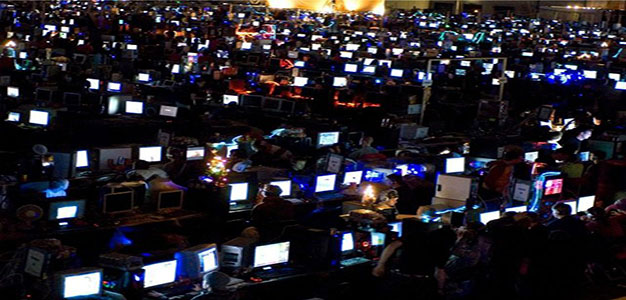 monitors_blue_dreamhack_gettyimages_johan_nilsson_technology