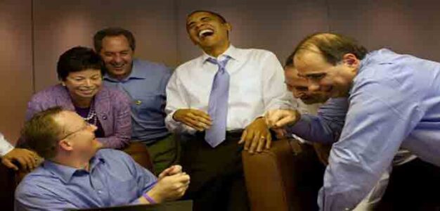 obama_laughing_on_air_force_one